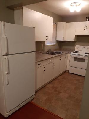 Surrey Rooms For Rent One Room With Shared Bathroom And Kitchen 175a St Surrey Room Rentals Post Free Rental Ads Classifieds Listings